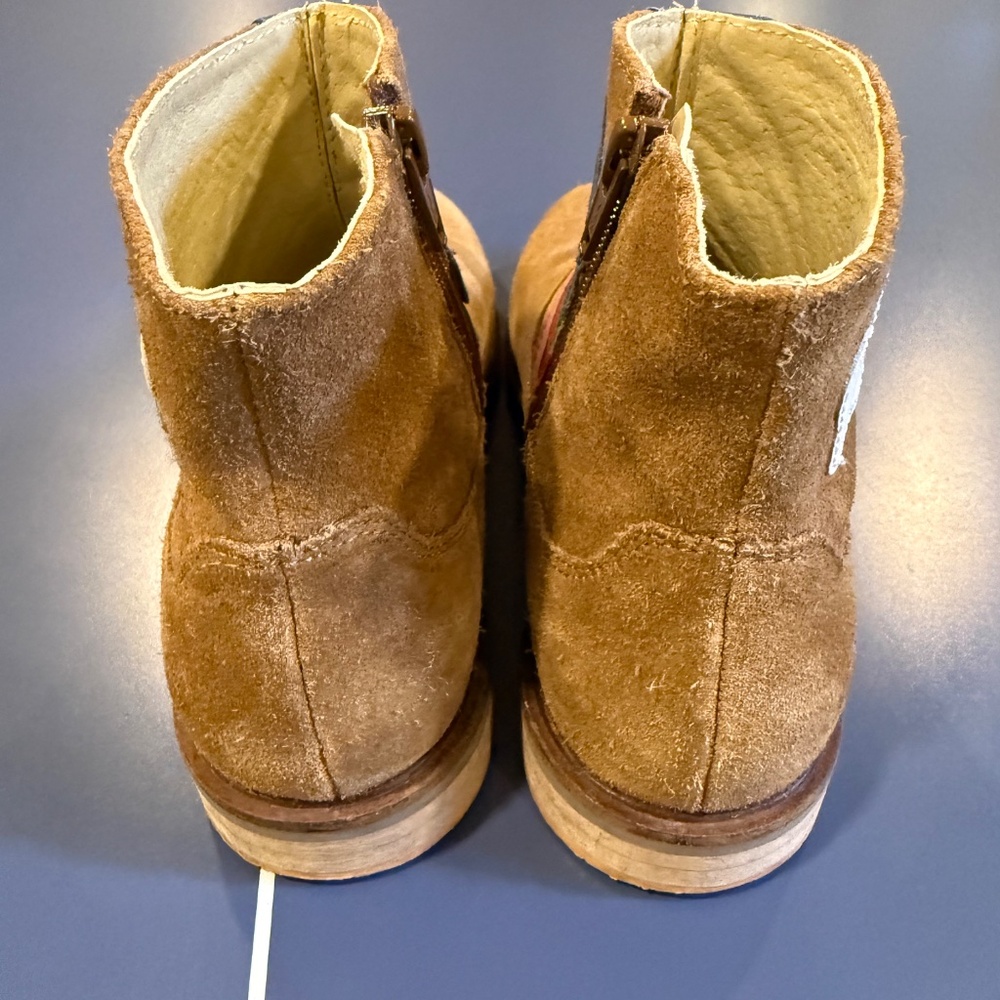 Size 33/Size 2 Mini Boden Rainbow Scene Boots. - Picture 4 of 7